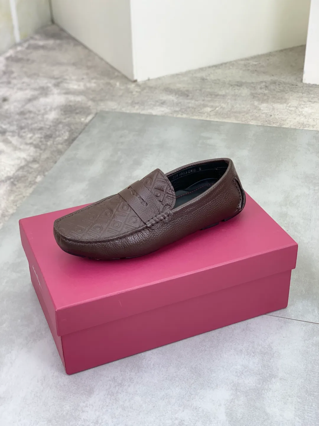 Men's shoes 💰P542 New model, high quality [Ferragamo/Ferragamo] Latest lazy slip-on shoes Original imported calfskin, imported cowhide lining + original luxury metal buckle + original combination outsole Comparison without pressure Code number: 38-45